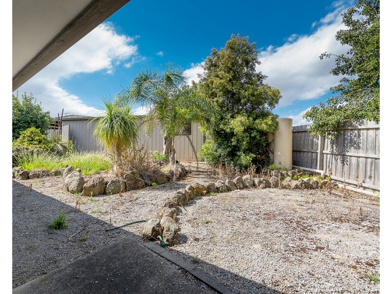 6 Perron Close, Craigieburn VIC 3064