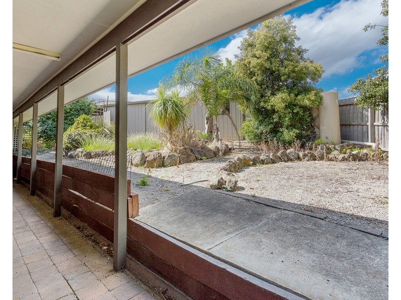 6 Perron Close, Craigieburn VIC 3064