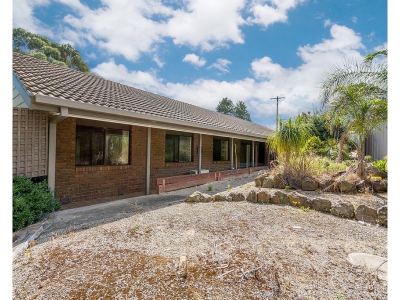 6 Perron Close, Craigieburn VIC 3064