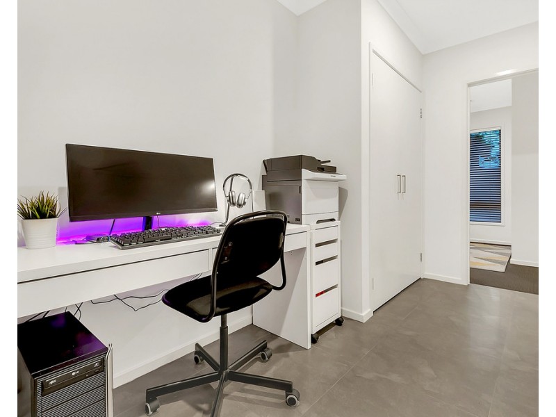 8 Riegelhuth Street, Craigieburn VIC 3064