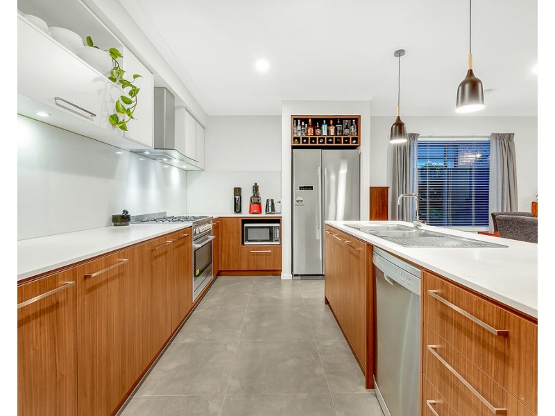 8 Riegelhuth Street, Craigieburn VIC 3064