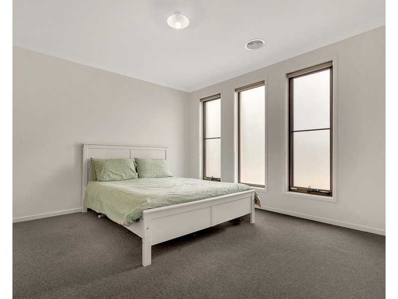 21 Arlington Park Parade, Mickleham VIC 3064