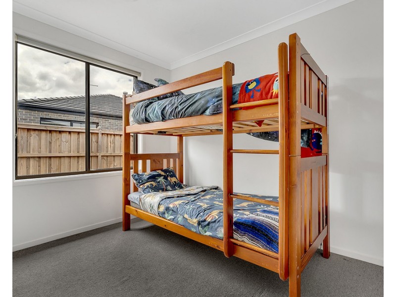 21 Arlington Park Parade, Mickleham VIC 3064