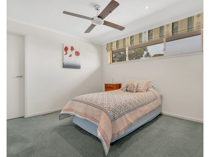 10 Benston Street, Craigieburn VIC 3064