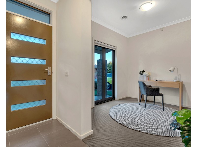 4 Acland Street, Craigieburn VIC 3064