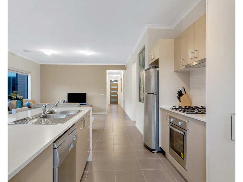 4 Acland Street, Craigieburn VIC 3064