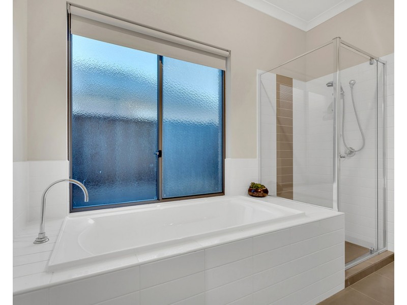 4 Acland Street, Craigieburn VIC 3064