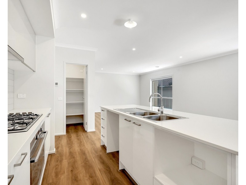 14 Highpark Circuit, Craigieburn VIC 3064