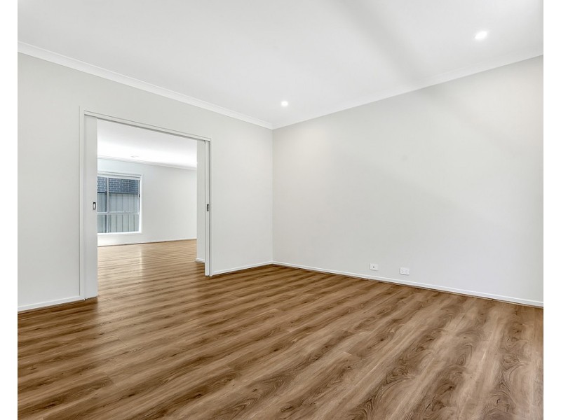 14 Highpark Circuit, Craigieburn VIC 3064