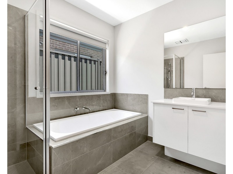 14 Highpark Circuit, Craigieburn VIC 3064