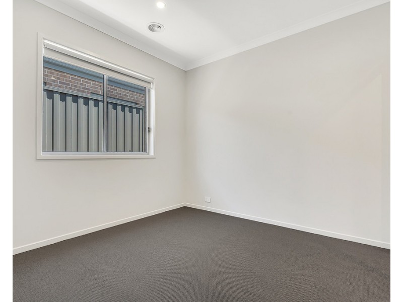 14 Highpark Circuit, Craigieburn VIC 3064