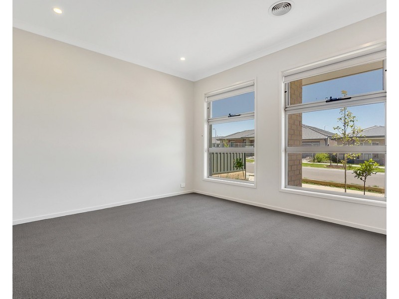 14 Highpark Circuit, Craigieburn VIC 3064