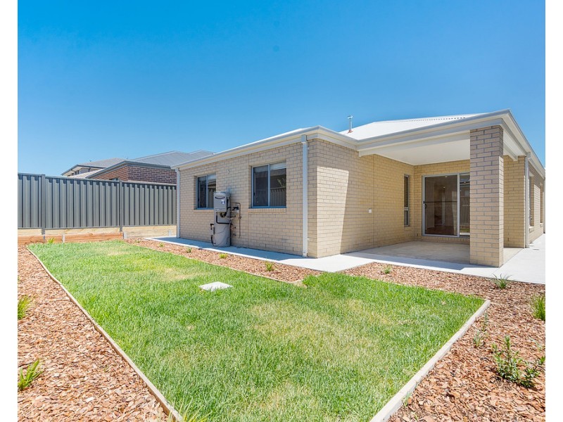 14 Highpark Circuit, Craigieburn VIC 3064