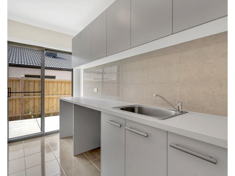 68 St George Blvd, Mickleham VIC 3064