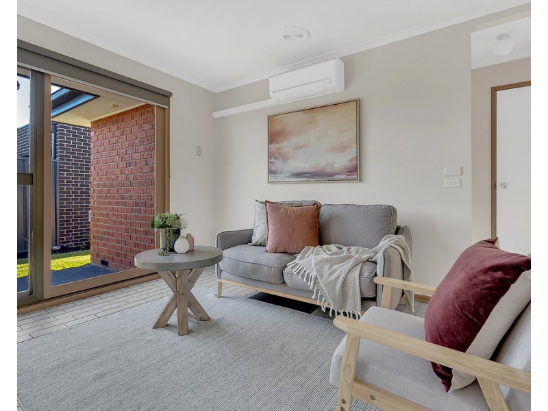 55 Dorchester Street, Craigieburn VIC 3064