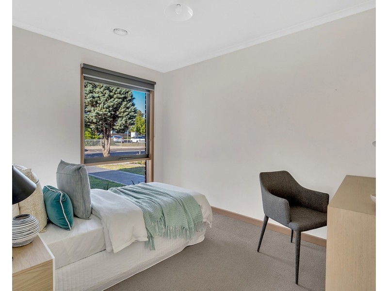 55 Dorchester Street, Craigieburn VIC 3064