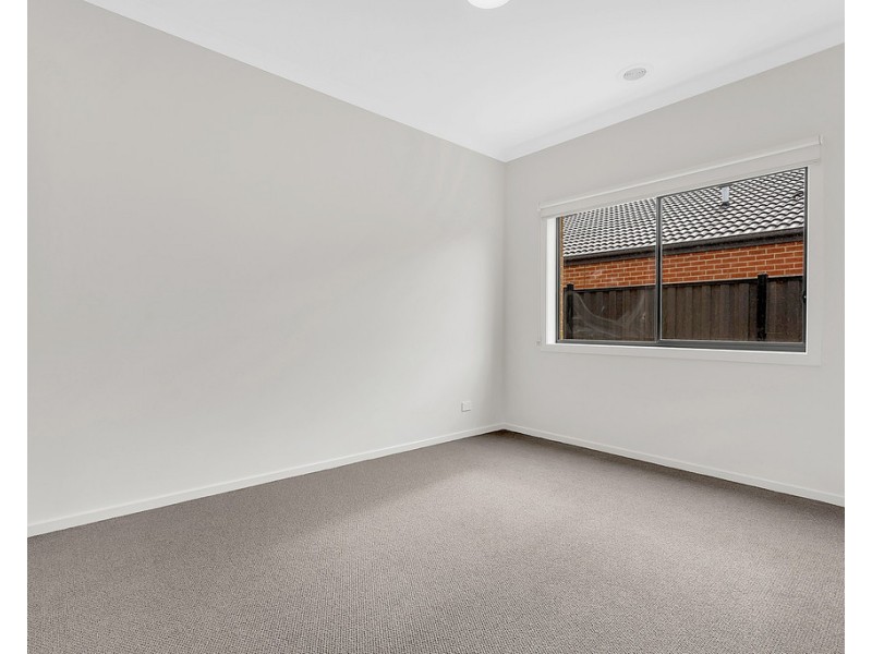 14 Oresund Street, Craigieburn VIC 3064