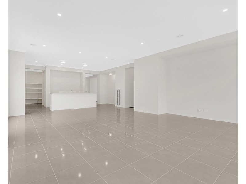 14 Oresund Street, Craigieburn VIC 3064