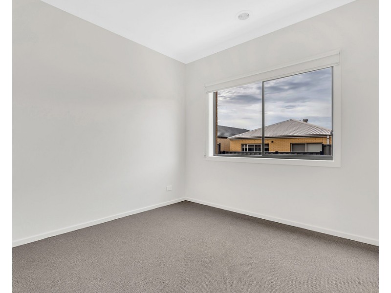 14 Oresund Street, Craigieburn VIC 3064