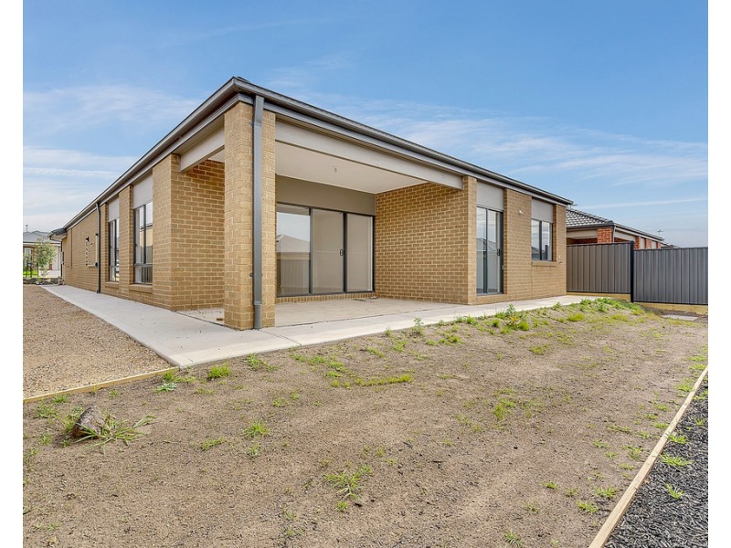 14 Oresund Street, Craigieburn VIC 3064