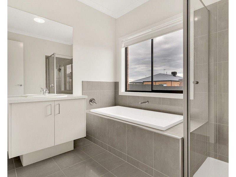 20 Oresund Street, Craigieburn VIC 3064