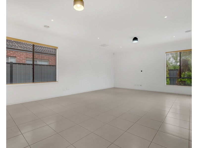 10 Eminence Way, Craigieburn VIC 3064