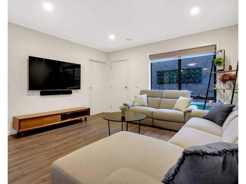 11 Erinbank Crescent, Westmeadows VIC 3049