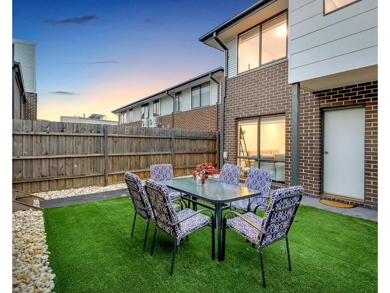 11 Erinbank Crescent, Westmeadows VIC 3049