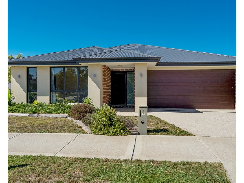 1 Hickory Road, Mickleham VIC 3064