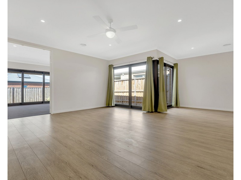 1 Hickory Road, Mickleham VIC 3064