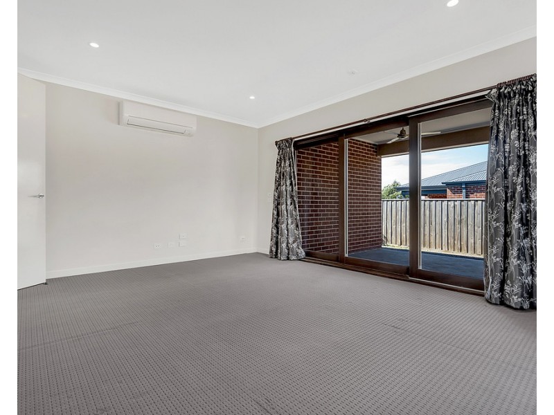 1 Hickory Road, Mickleham VIC 3064