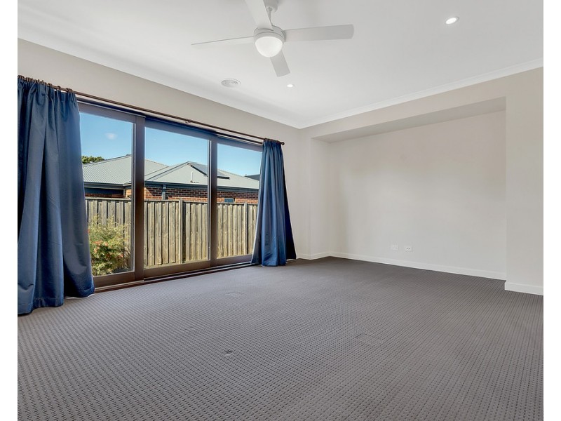 1 Hickory Road, Mickleham VIC 3064