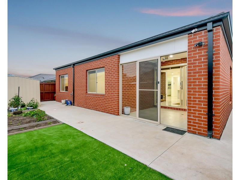 488 Brookfield Boulevard, Mickleham VIC 3064
