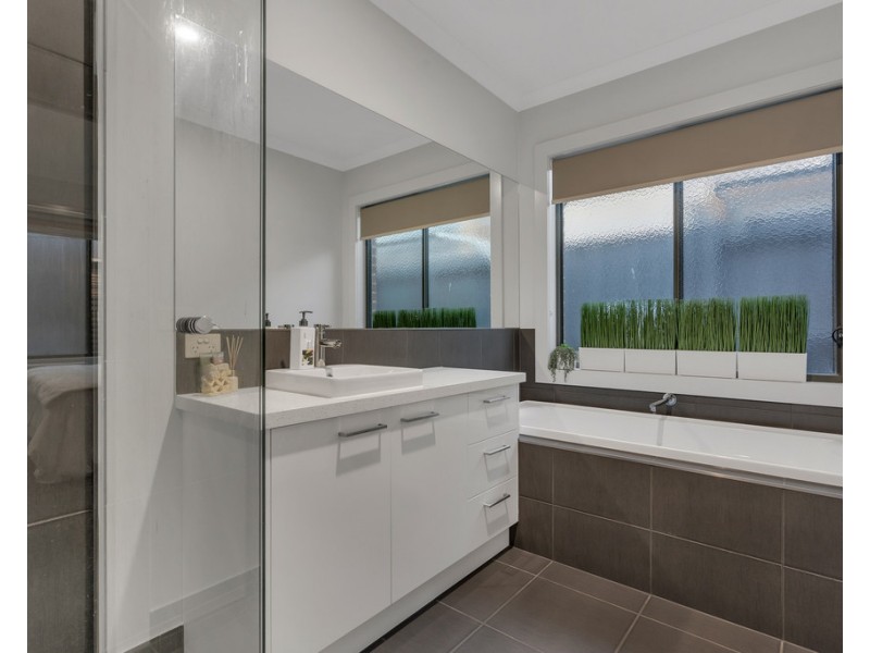 12 Buttercup Drive, Greenvale VIC 3059