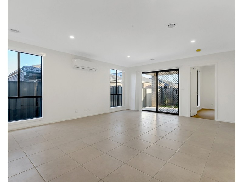 3 Cudgerie close, Craigieburn VIC 3064