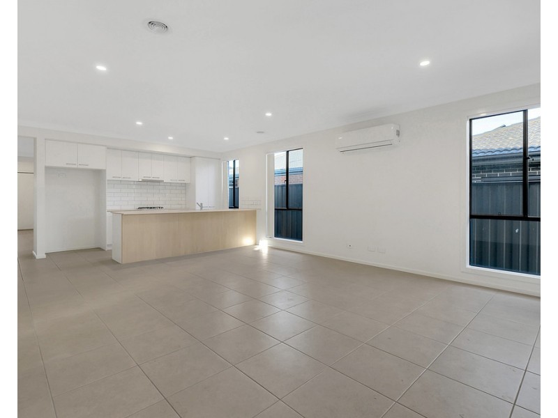 3 Cudgerie close, Craigieburn VIC 3064