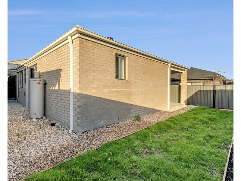 3 Cudgerie close, Craigieburn VIC 3064
