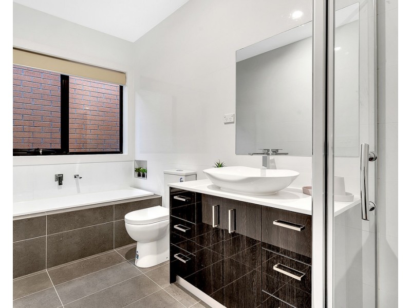 37 Bisham Street, Mickleham VIC 3064