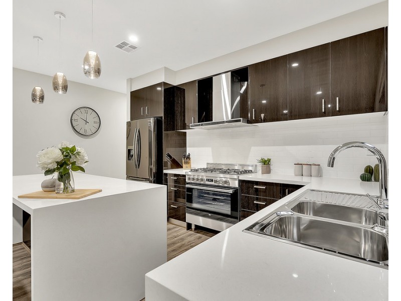 37 Bisham Street, Mickleham VIC 3064