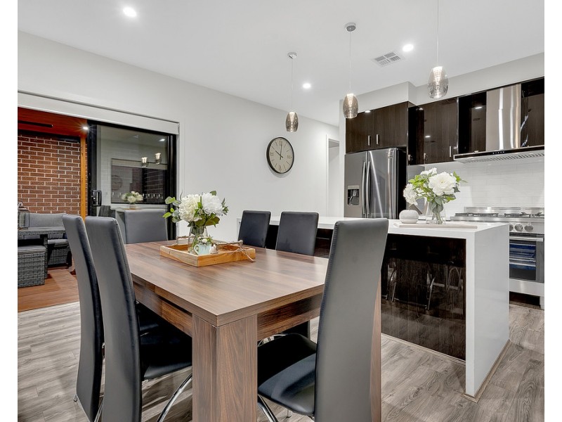 37 Bisham Street, Mickleham VIC 3064