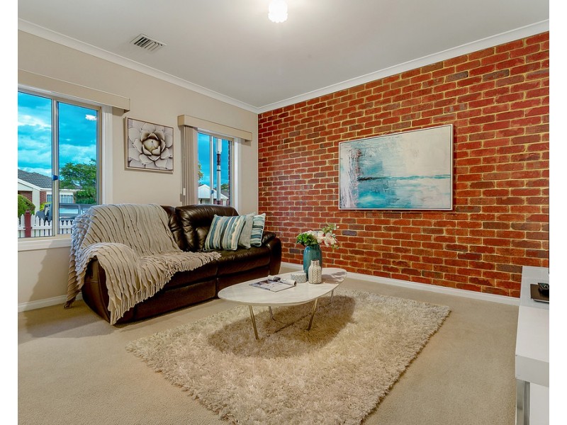 16 Jacaranda Place, Craigieburn VIC 3064