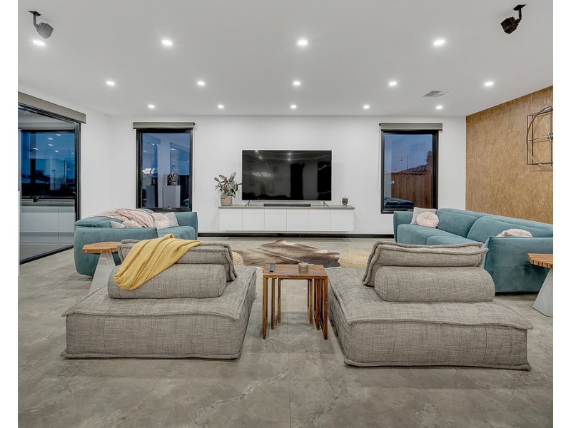55 Charteris Drive, Craigieburn VIC 3064