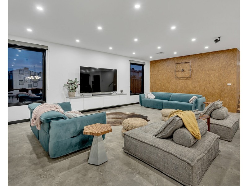 55 Charteris Drive, Craigieburn VIC 3064