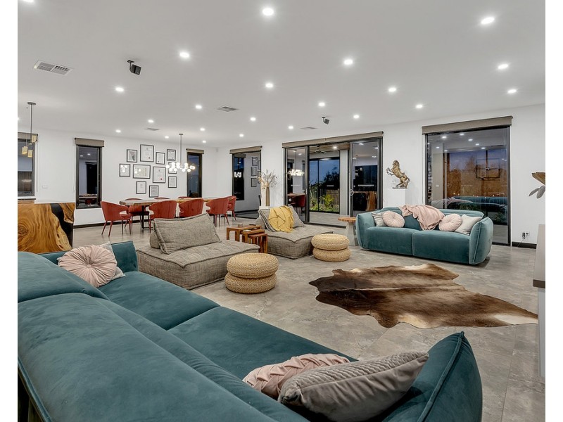 55 Charteris Drive, Craigieburn VIC 3064