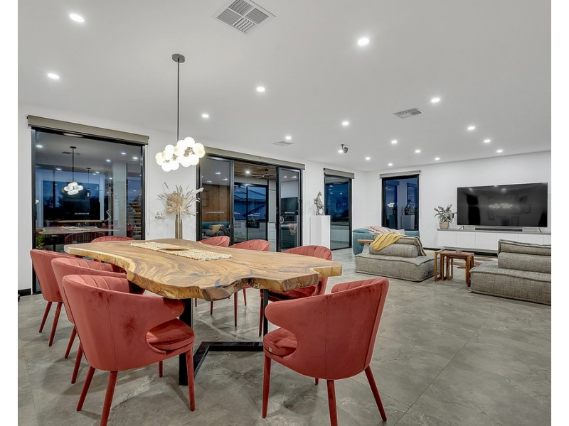 55 Charteris Drive, Craigieburn VIC 3064