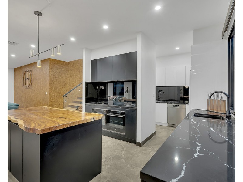 55 Charteris Drive, Craigieburn VIC 3064