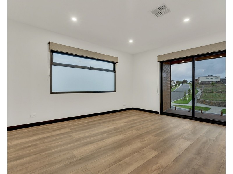 55 Charteris Drive, Craigieburn VIC 3064