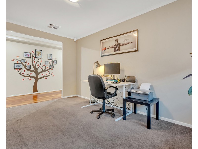 99 Hamilton Hume Parade, Craigieburn VIC 3064