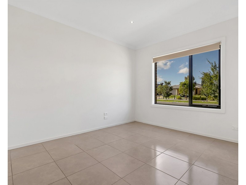 86 Baronial Way, Craigieburn VIC 3064