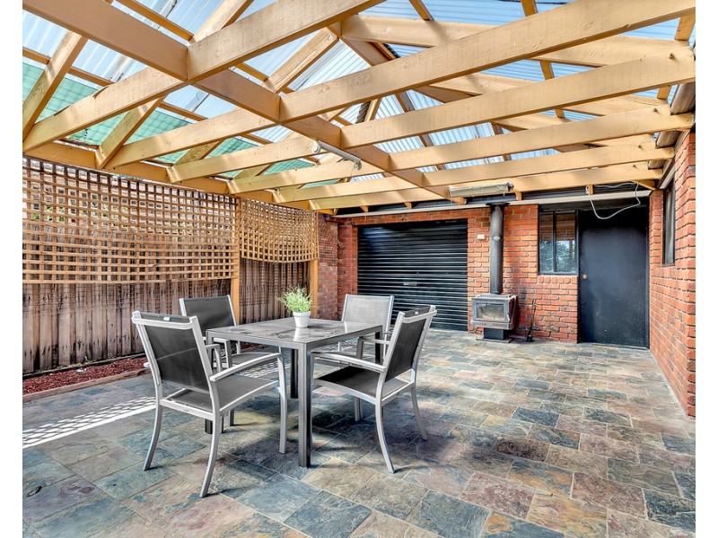 24 Matthews Crescent, Roxburgh Park VIC 3064